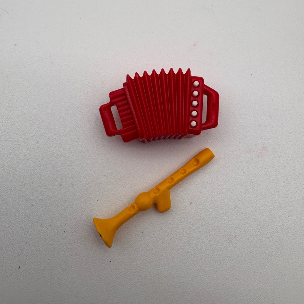Playmobil Vintage Mini Toy Musical Instruments Accordion Clarinet button box - Picture 1 of 3